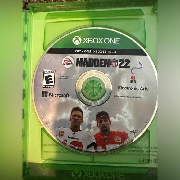 Madden NFL 22, Xbox One, Xbox Series X - Picture 3 of 4